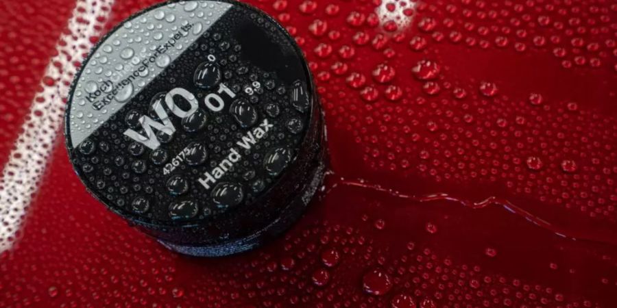 Koch-Chemie Hand Wax W0.01 – Prémiový karnaubský vosk pro ruční aplikaci