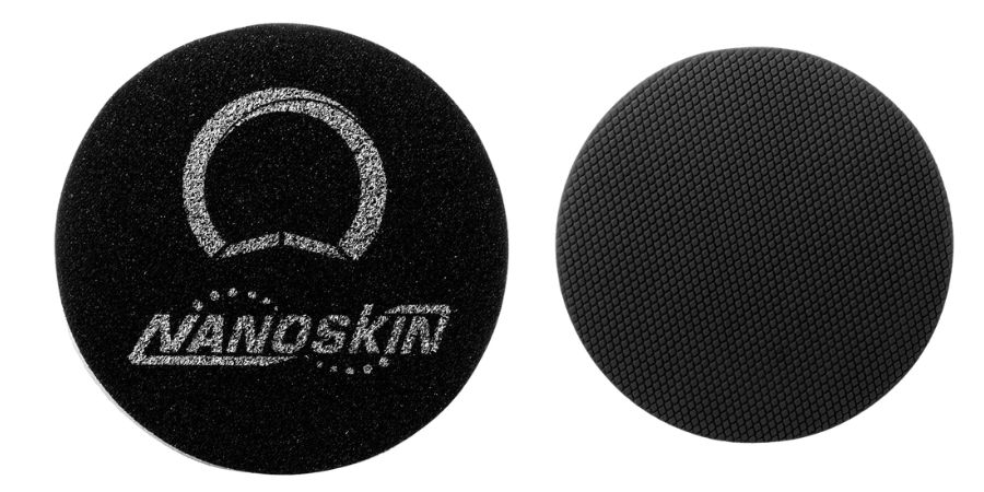 NANOSKIN AUTOSCRUB Fine Grade nahrazuje clay bar a umožňuje rychlou a bezpečnou dekontaminaci laku, skel a plastů. Profesionální řešení pro odstranění polétavé rzi, asfaltu a kontaminace.