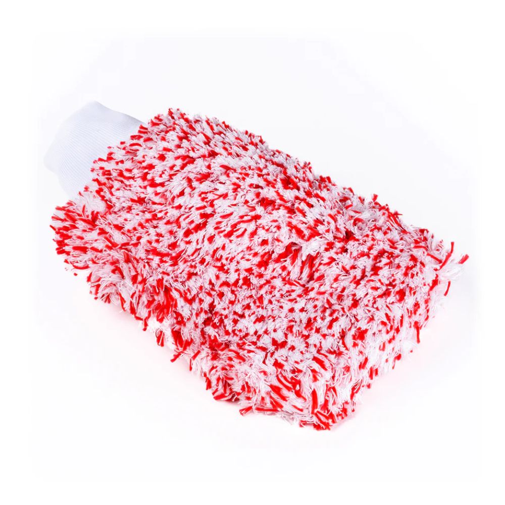 Táto mikrovláknová rukavica nielenže účinne odstraňuje škvrny a nečistoty, ale bez problémov vyčistí aj ťažko dostupné miesta a udrží penu dlhšie ako bežné produkty. Navyše rýchlo schne, je mäkká a príjemná na dotyk, prateľná v práčke bez zanechania šmúh a zároveň veľmi hygienická. Krytex Power Wash Glove je spoľahlivou a efektívnou voľbou pre starostlivosť o vaše vozidlo.