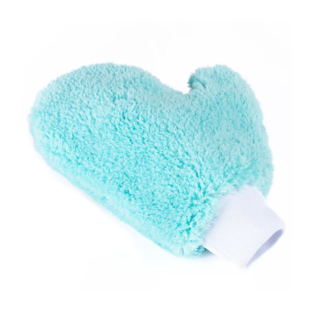 Krytex Power Wheels Glove je vyrobena z vysoce kvalitní a husté mikrovláknové tkaniny, která umožňuje rychlé, snadné a bezpečné čištění kol i dalších částí vozidla. Díky ergonomickému tvaru rukavice a elastickému pásku na manžetě perfektně drží na ruce a zajišťuje maximální kontrolu při práci.