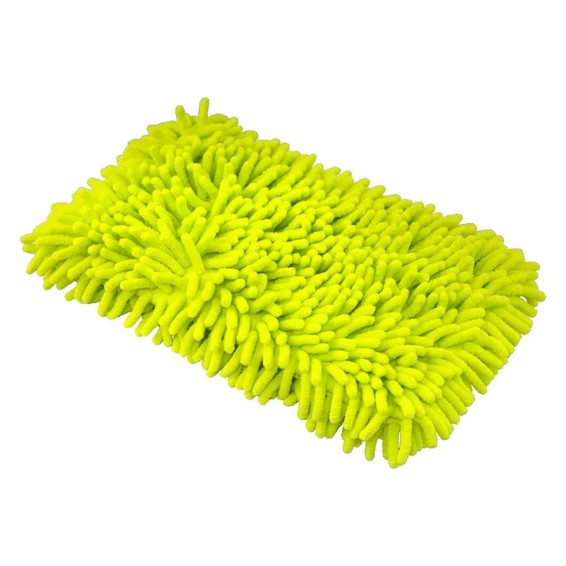 Chenille Wash Pad je jemný mikrovláknový mycí pad na auto, který bezpečně odstraňuje nečistoty a díky měkkým chenille vláknům minimalizuje riziko poškrábání laku.